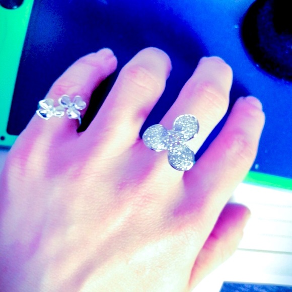 Elegant Flower Paved Topaz Magical Sparkle Ring - Picture 4 of 7